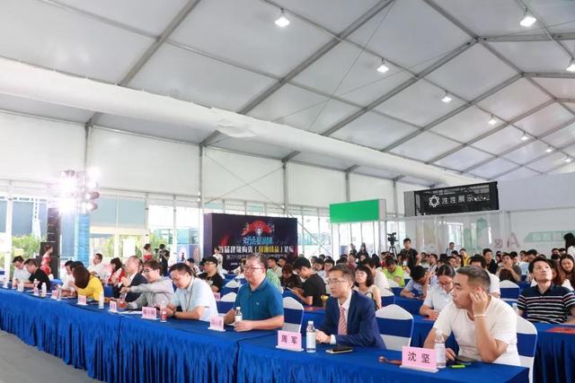 卓远·能量砖,再一次站在了领奖的舞台上